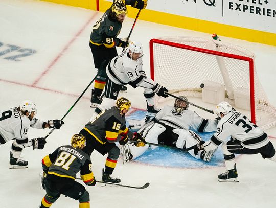 Huge Second Period Sparks Golden Knights Blow Out Victory Over LA Kings 