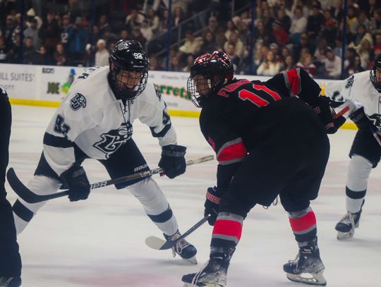 UNLV Hockey’s win streak ends in series split against Liberty