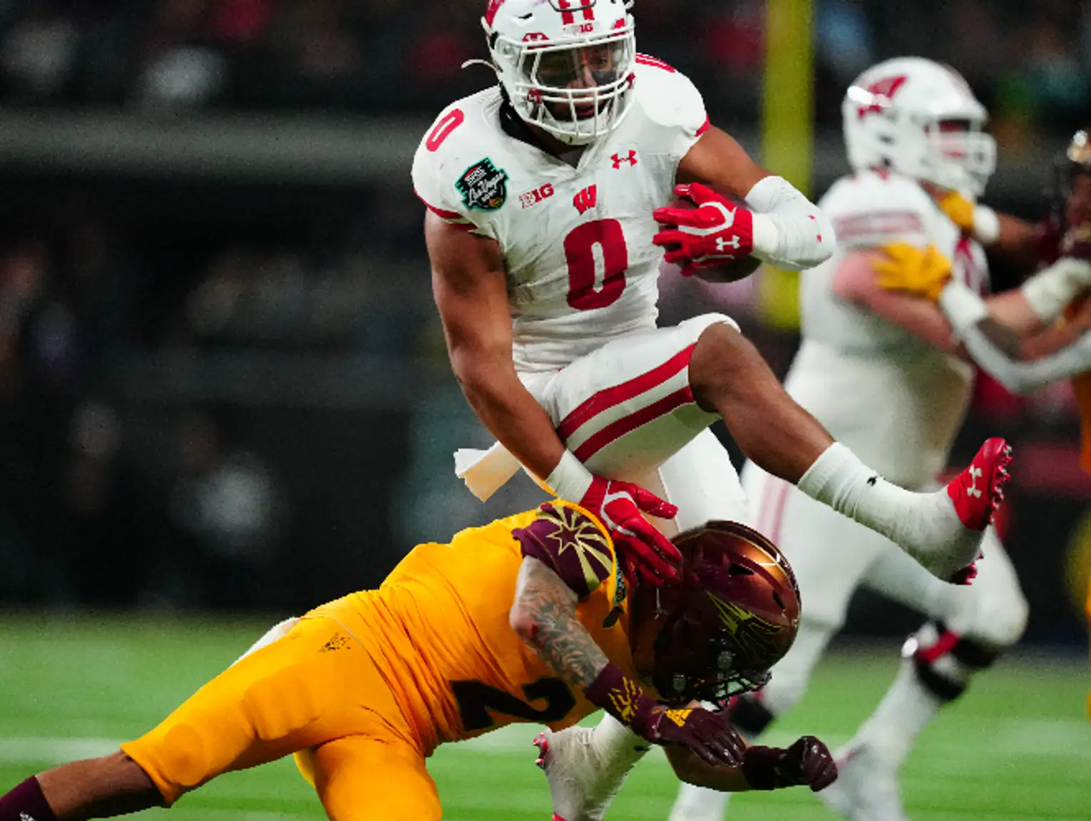 Badgers, Sun Devils carry Las Vegas Bowl into new stadium