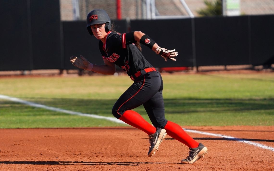 Softball Falls to Weber State for the Second Time in a Row