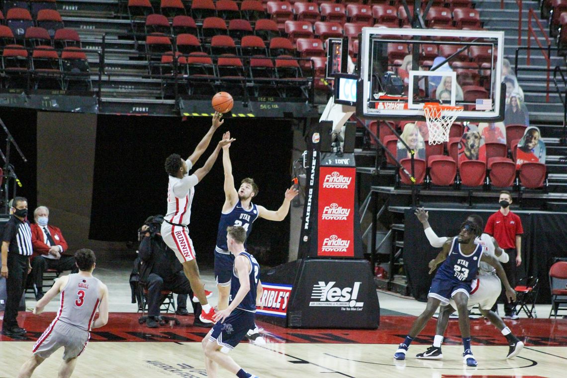 UNLV Runnin’ Rebels Beat Utah State Aggies for Fifth Win in a Row 